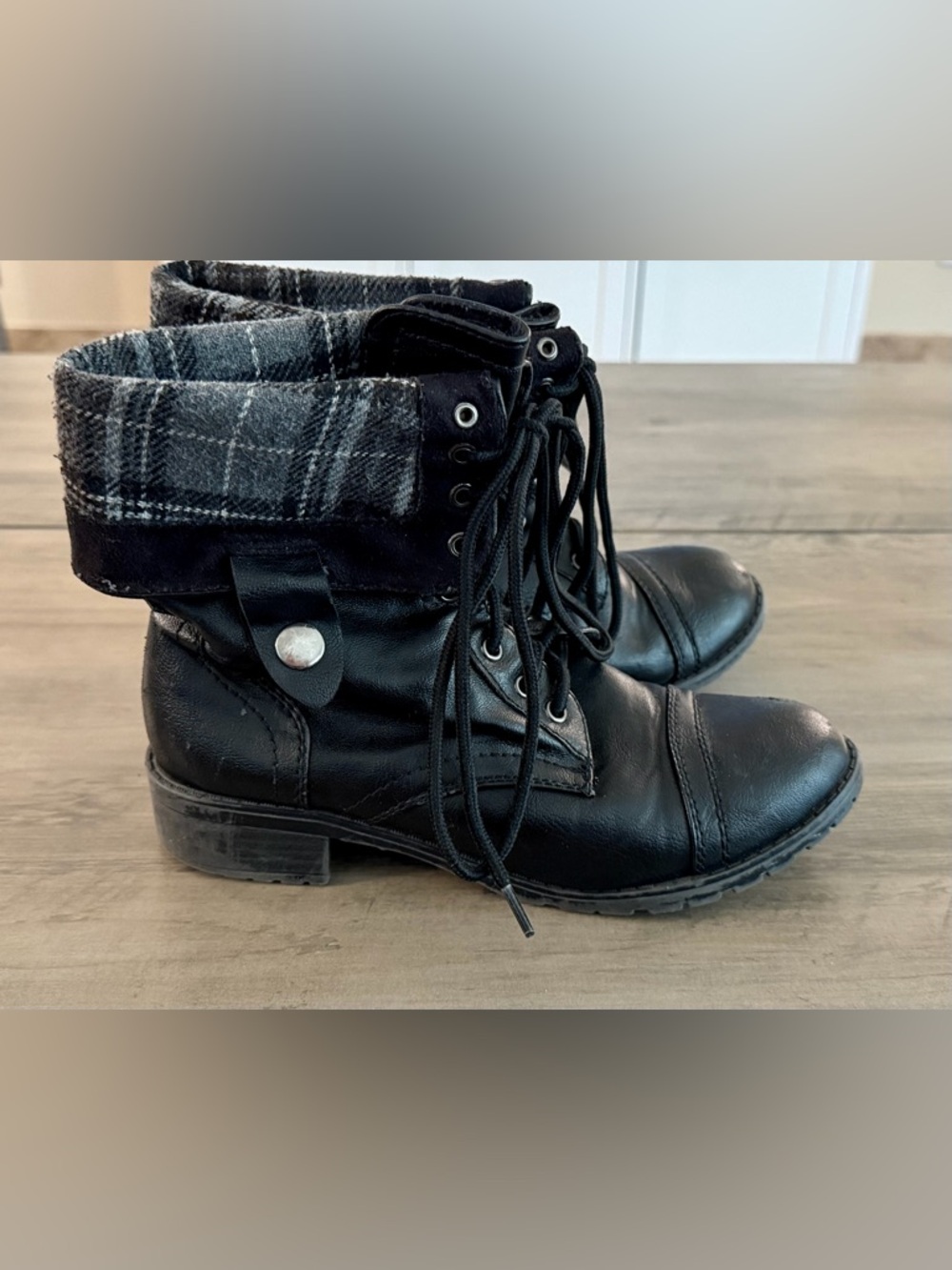 Women’s Black Boots w/wool top~7